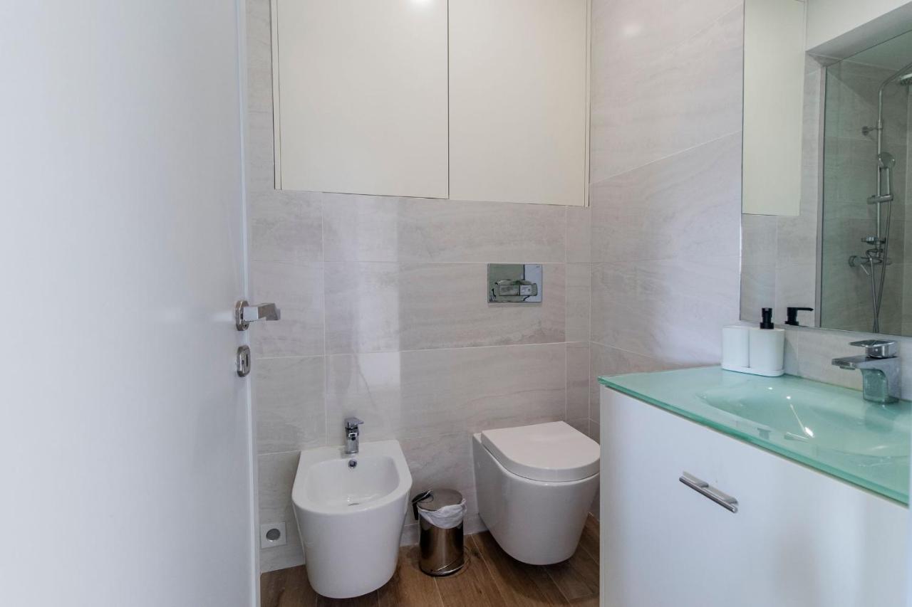 Downtown 1Br Apartment W/ Balcony By Lovelystay 波尔图 外观 照片